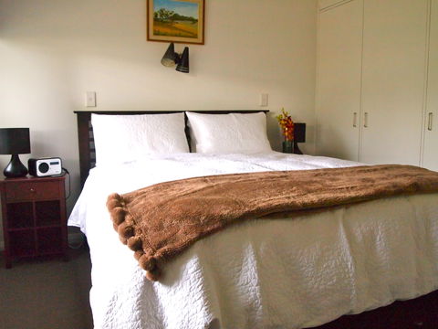 Warrnambool CBD Townhouses - Broome Tourism 2
