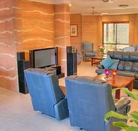 Gladstone Earth and Sea - Broome Tourism