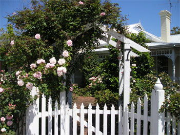 Durack House Bed & Breakfast - Broome Tourism 0