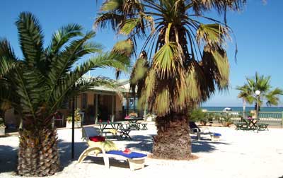 Tradewinds Seafront Apartments - Broome Tourism 0