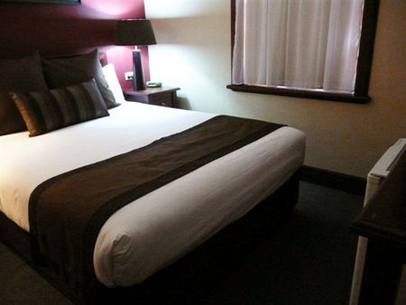Margaret River Hotel & Holiday Suites - Broome Tourism 2