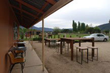 The Araluen Valley Hotel - Broome Tourism 4