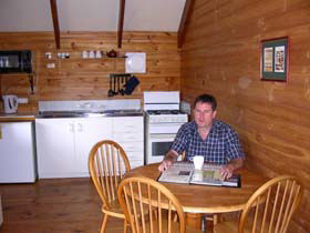 Sunnyhurst Chalets - Broome Tourism 1