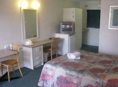 Clyde River Motor Inn - Broome Tourism 4