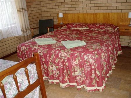 Clovelly Holiday Units - Broome Tourism 5