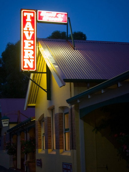 The Bull And Bush Tavern - Broome Tourism 3
