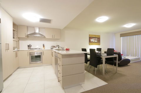 Antonas Verandah Apartments - Broome Tourism 1