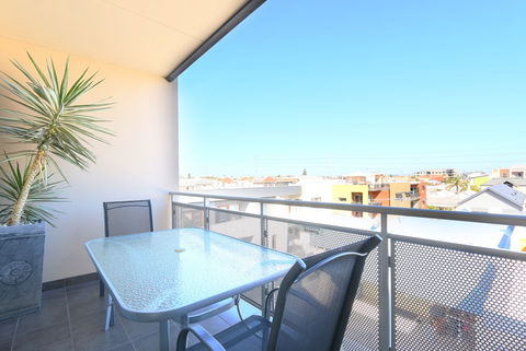 Antonas Verandah Apartments - Broome Tourism 2