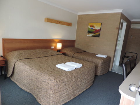 Alexander Motor Inn Moree - Broome Tourism 1