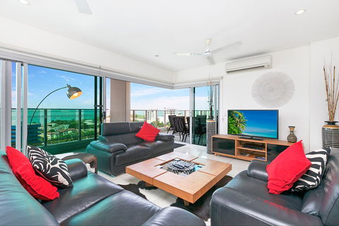 Beachlife Sands 3 Bedroom Harbour View Apartment - Broome Tourism 1