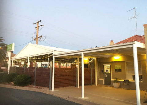 Court Street Motel - Broome Tourism 2