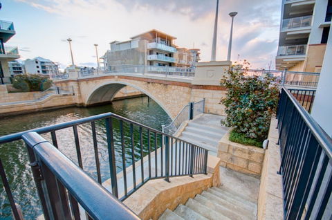 Dolphin Quay 3 Bedroom Apartment - Broome Tourism 0