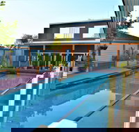 Heathcote Inn - Broome Tourism