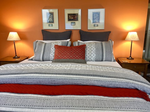 Llarrinda Bed & Breakfast - Broome Tourism 1