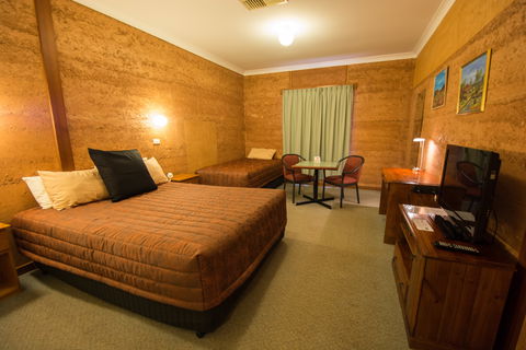 Mud Hut Motel - Broome Tourism 2