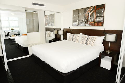 Oaks Gladstone Grand Hotel - Broome Tourism 2