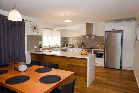 Port Albert Waterview Retreat - Broome Tourism 1