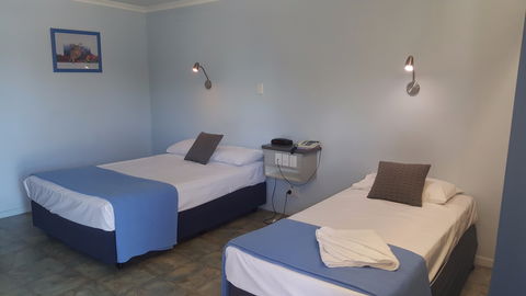 Queens Beach Hotel - Broome Tourism 0
