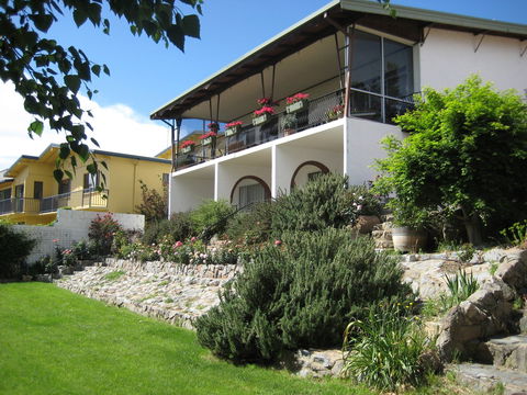 Sages Haus Bed And Breakfast - Broome Tourism 1