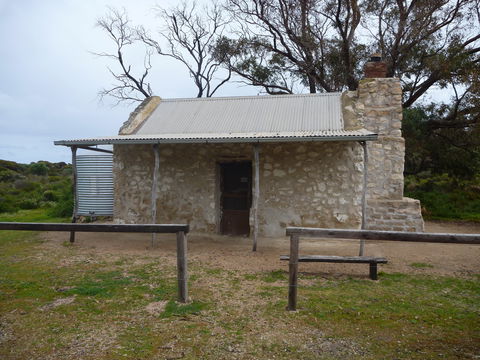 Shepherds Hut - Broome Tourism 0