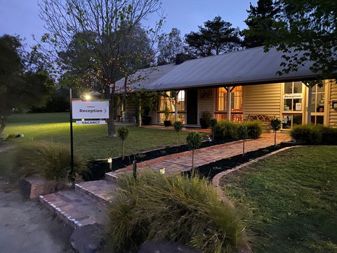 All Seasons Mansfield Accommodation - Broome Tourism 0