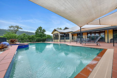 Barrington Park Estate - Broome Tourism 0