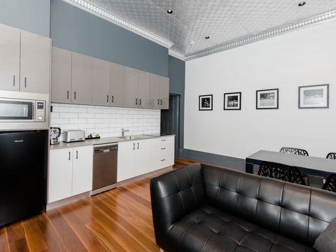 Bespoke On Main - Broome Tourism 0