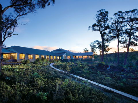 Cradle Mountain Hotel - Broome Tourism 0