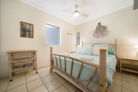 Cylinder Cove - Broome Tourism 0