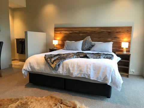 Highland Getaway Luxury Farm Stay B&B - Broome Tourism 1