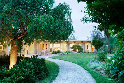 Lonsdale Park On The Yarra - Broome Tourism 0
