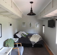 Miners Ridge Vineyard Railway Carriage BB - Broome Tourism