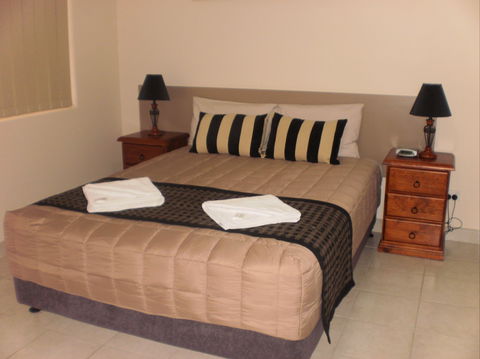 Molika Springs Motel Moree - Broome Tourism 0