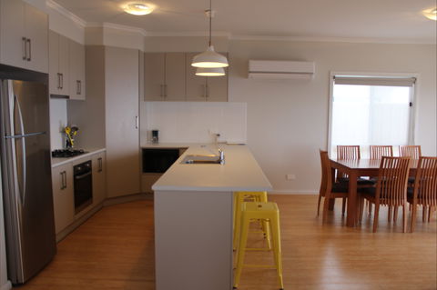 Pelican Place - Broome Tourism 0