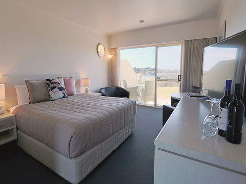 Robe Harbour View Motel - Broome Tourism 1