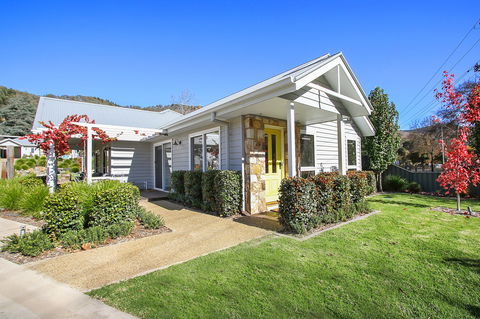 Summer Home - Our Place At Bright - Broome Tourism 0