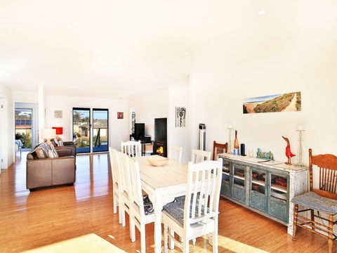 The Palings: Pet Friendly Holiday Home - Broome Tourism 2