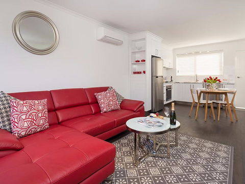 Understated Elegance - Affordable Luxury - Broome Tourism 0