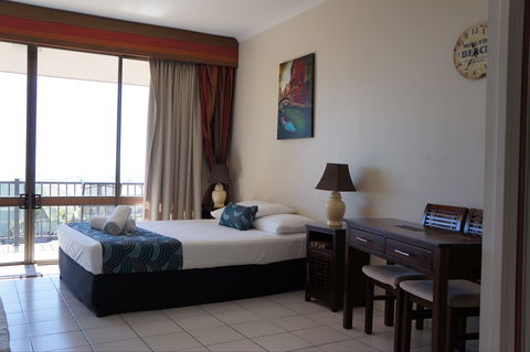 Whitsunday Terraces Resort - Broome Tourism 0