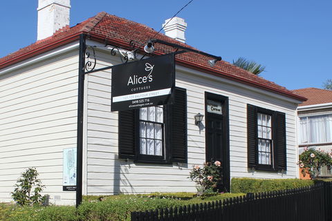 Alice's Cottages - Broome Tourism 0