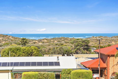 Breezes - Underwood Avenue Goolwa Beach - Broome Tourism 1