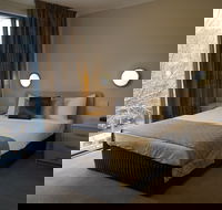 Carlton Lygon Lodge - Broome Tourism