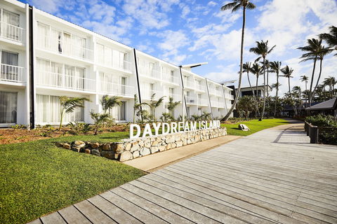 Daydream Island Resort And Living Reef - Broome Tourism 2