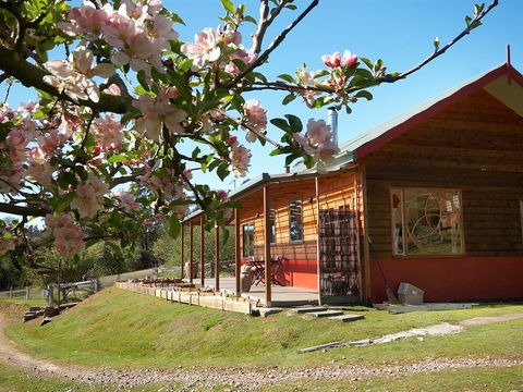 Elvenhome Farm Cottage - Broome Tourism 1