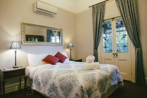 Glenella Guesthouse - Broome Tourism 0