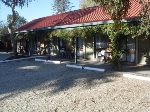 Jolly Swagman Holbrook Motor Inn - Broome Tourism 0