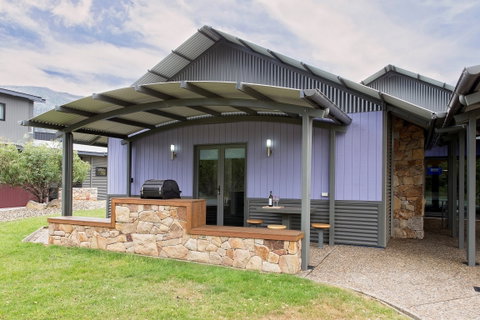 Kickenback Studio - Broome Tourism 0