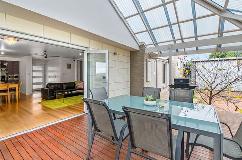 Limestone Coast Apartments - Broome Tourism 0