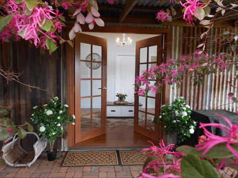 Milton Country Retreat: The Chocolate Cottages - Broome Tourism 0
