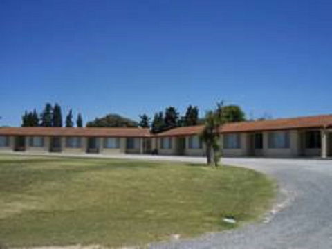 Stansbury Holiday Motel - Broome Tourism 1